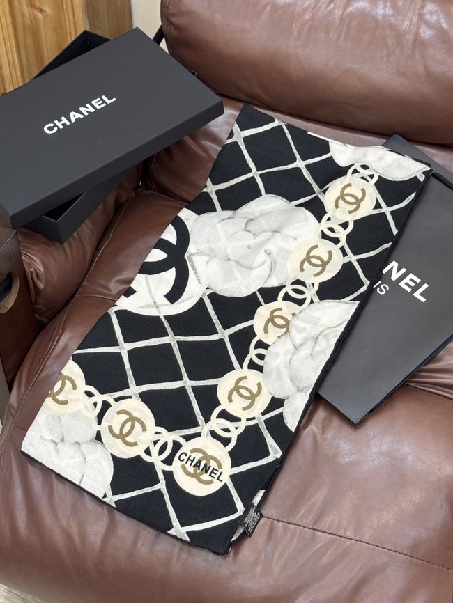 Chanel Wool and Silk Shawl AAC078-1
