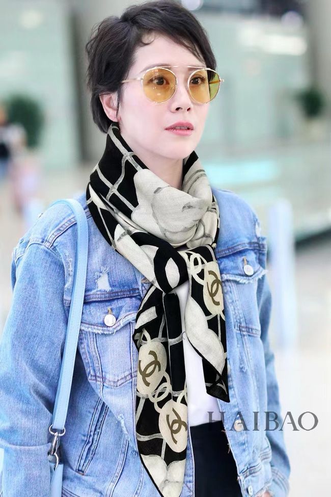 Chanel Wool and Silk Shawl AAC078-1