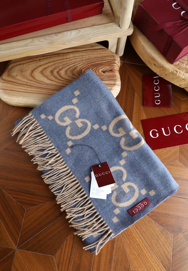 Gucci Reversible Cashmere scarf 777067-1