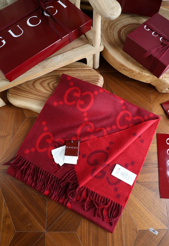 Gucci Reversible Cashmere scarf 777067-4