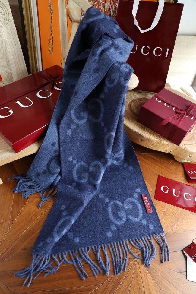 Gucci Reversible Cashmere scarf 777067-5