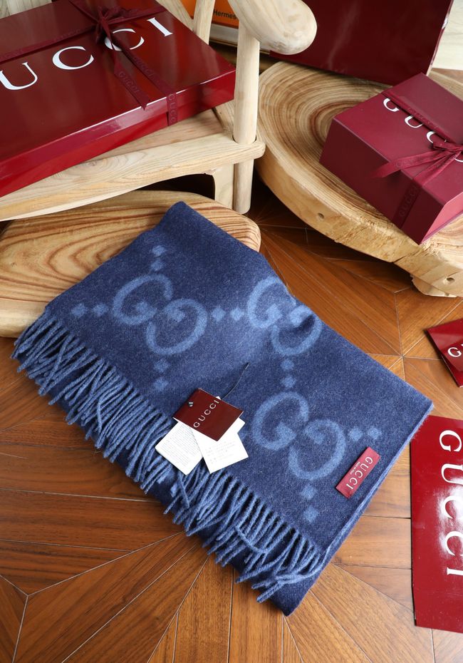 Gucci Reversible Cashmere scarf 777067-5