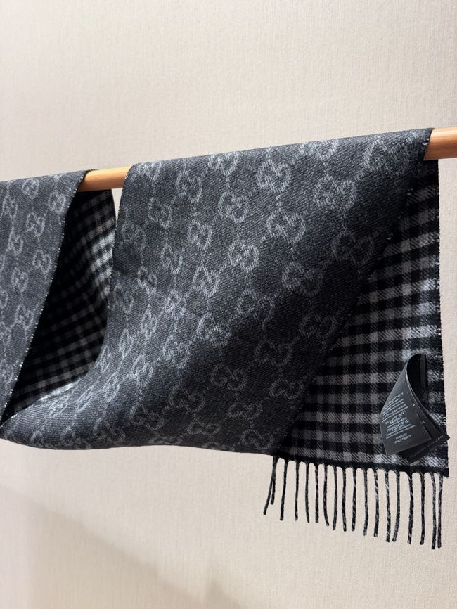 Gucci Reversible Cashmere scarf A010HK-1