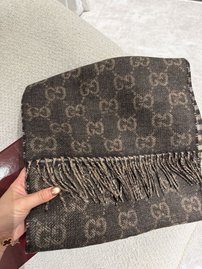 Gucci Reversible Cashmere scarf A010HK-2