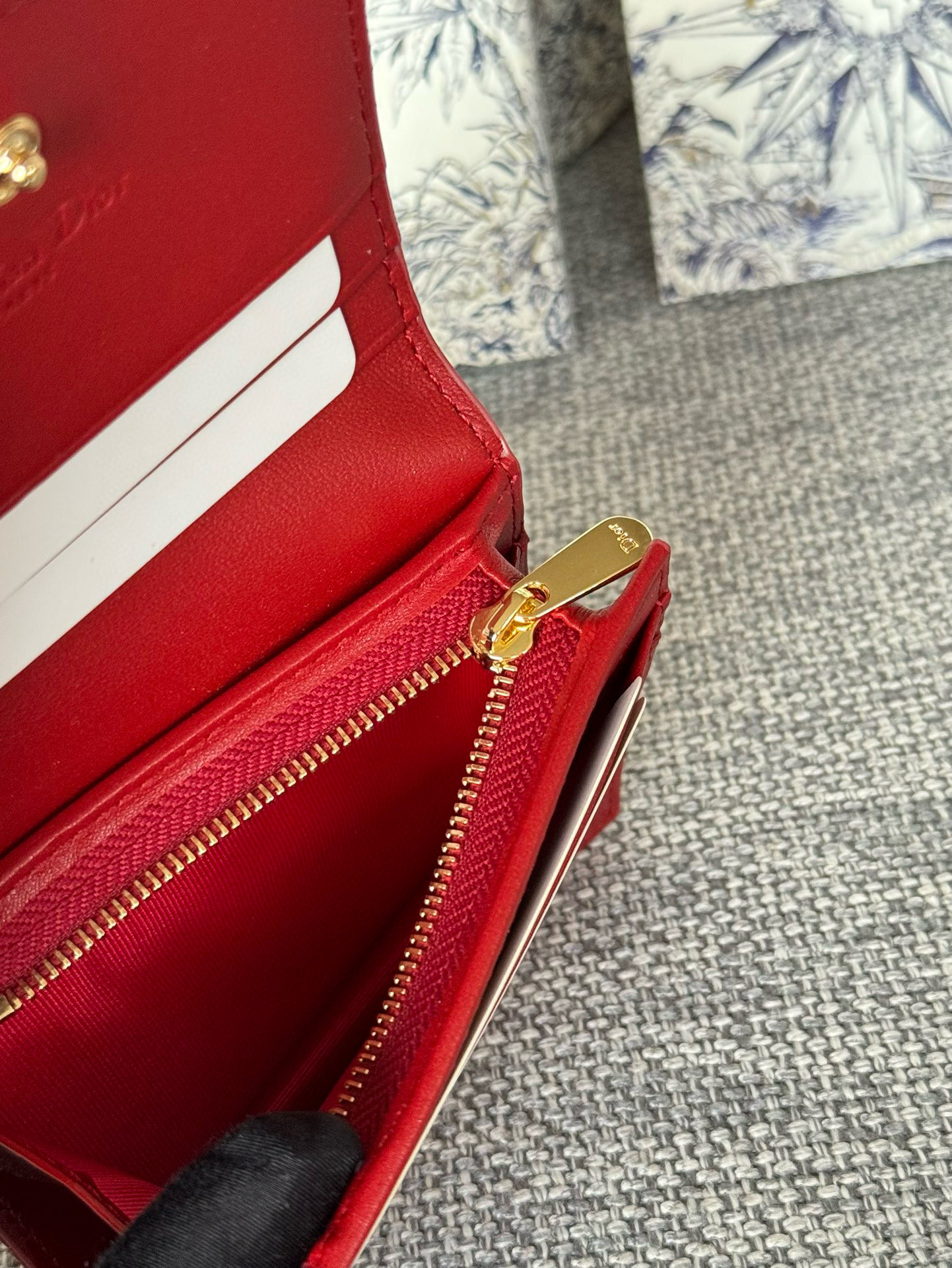 Mini lady Dior gardenia wallet Cherry red Patent Cannage Calfskin D50910